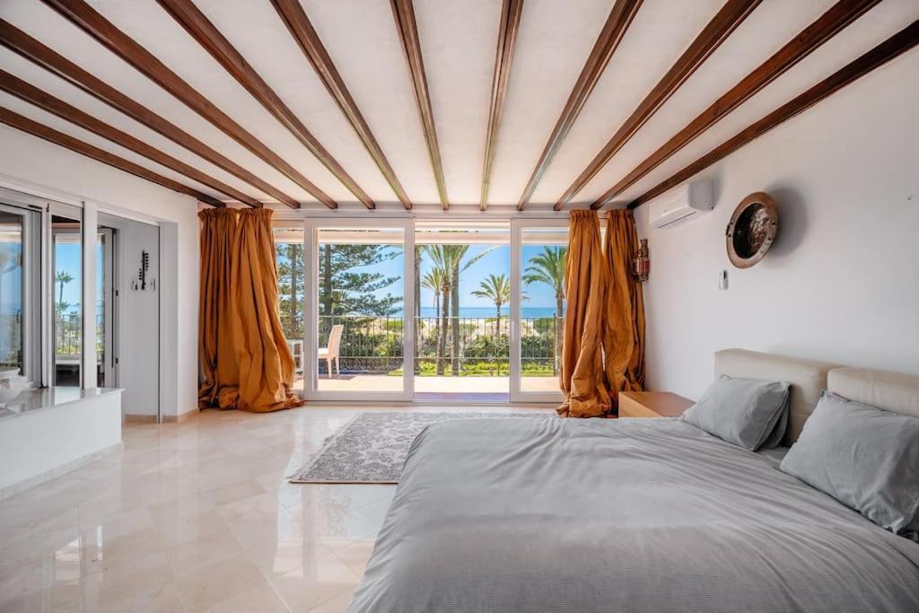 Beachfront Andalusian Holiday home