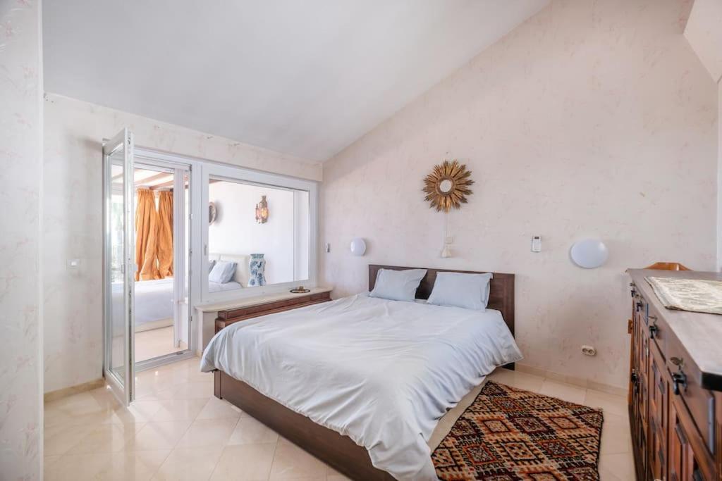 Beachfront Andalusian *