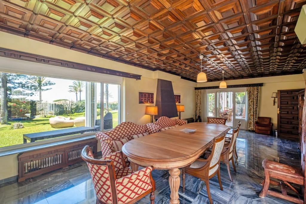 Beachfront Andalusian Holiday home Marbella